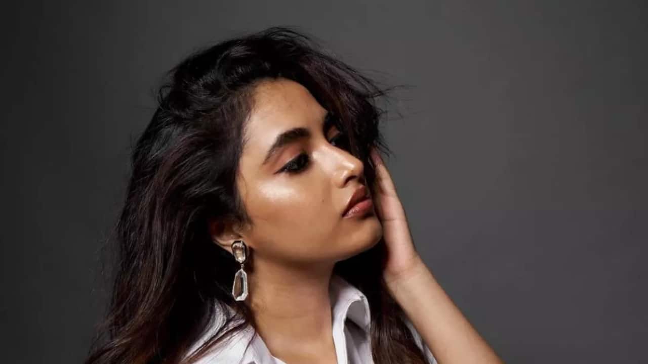 Onscreen appearances Priyanka made her first movie appearance in 2019 as Adhiti in the Kannada anthology Ondh Kathe Hella. That year, she also made her Telugu debut in Gang Leader, where she starred with Nani. Her debut Tamil movie, Doctor (2021), in which she played opposite Sivakarthikeyan, made her famous. Her role as Padmini garnered her the SIIMA Award for Best Female Debut – Tamil, which was a big turning point in her career.