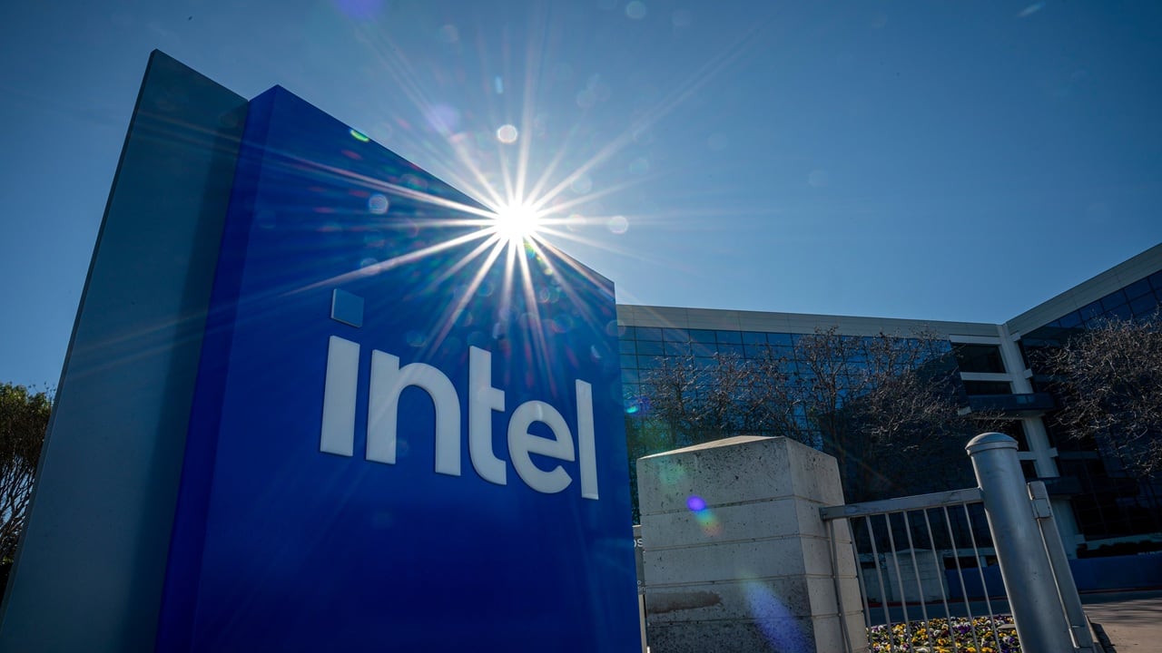 Intel is seeking an investment from Apple as part of its comeback bid