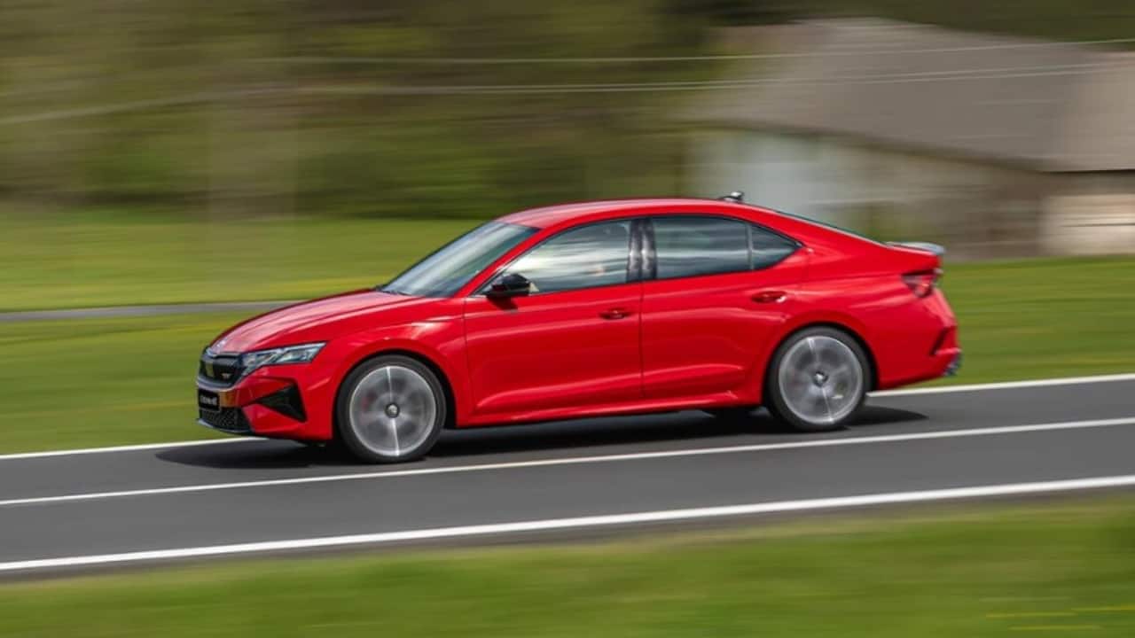 Skoda Octavia RS returns to India: Pre-bookings from October 6, price announcement on October 17