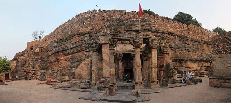 Yogi writes to PM Modi: UP will turn forts into luxury hotels like Rajasthan, focus on Bundelkhand