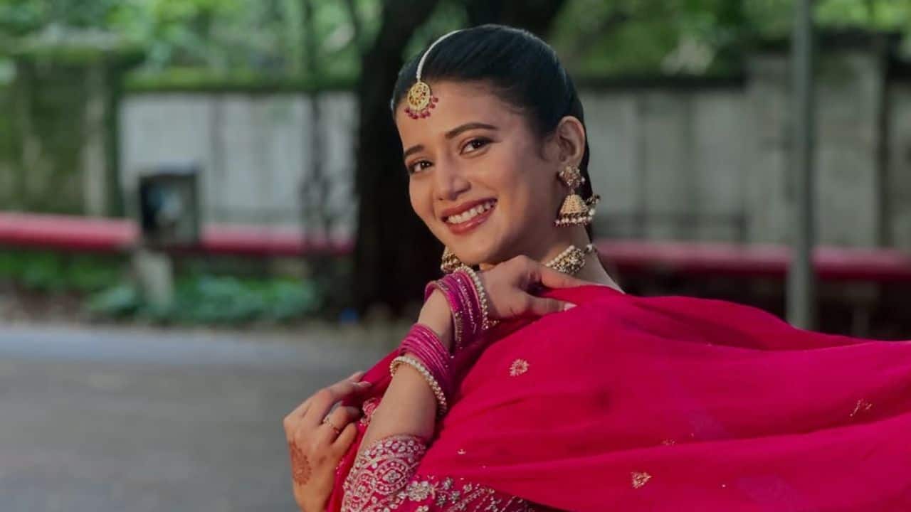 Hollywood movies Her voice can be heard in the Hindi versions of international films, including for Emma Watson in Beauty and the Beast and for Joey King in A Family Affair. She has also dubbed for Bollywood actresses in other projects, like Taapsee Pannu in Haseen Dillruba and Alia Bhatt in Brahmāstra: Part One – Shiva.