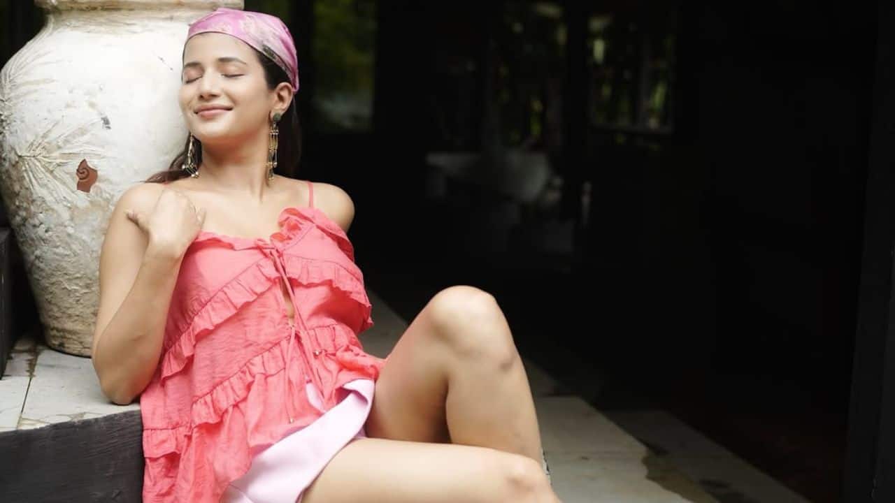 Personality As a child, she was very sensitive, introvert, and prone to crying. She was also a high-achieving student, often ranking in the top five of her class.