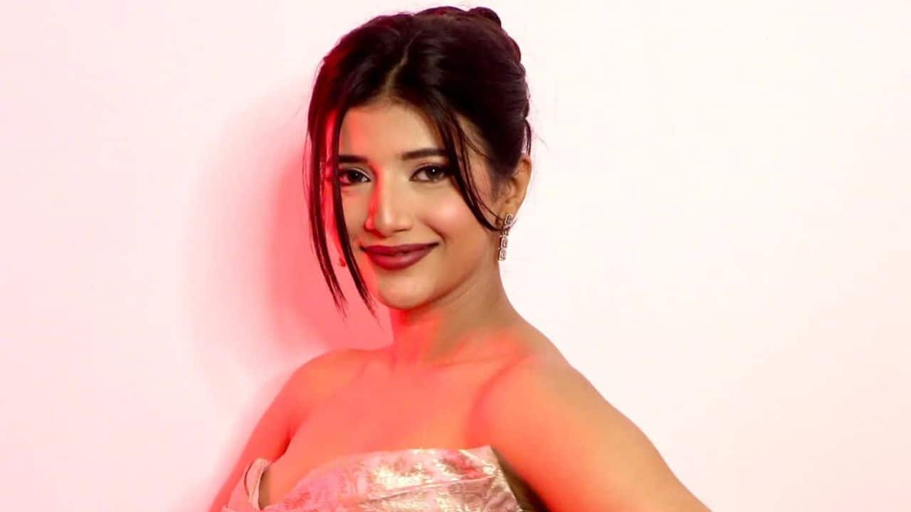 Taste in music Samridhi doesn't stick to a single genre and enjoys a mix of pop, rap, and jazz, with a particular fondness for classic jazz music. She has quite an eclectic taste.