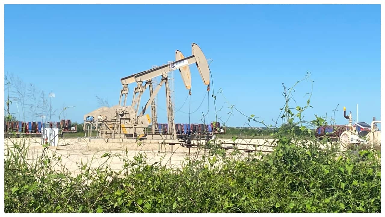 Oil set for biggest weekly gain in 3 months as Russia cuts fuel exports