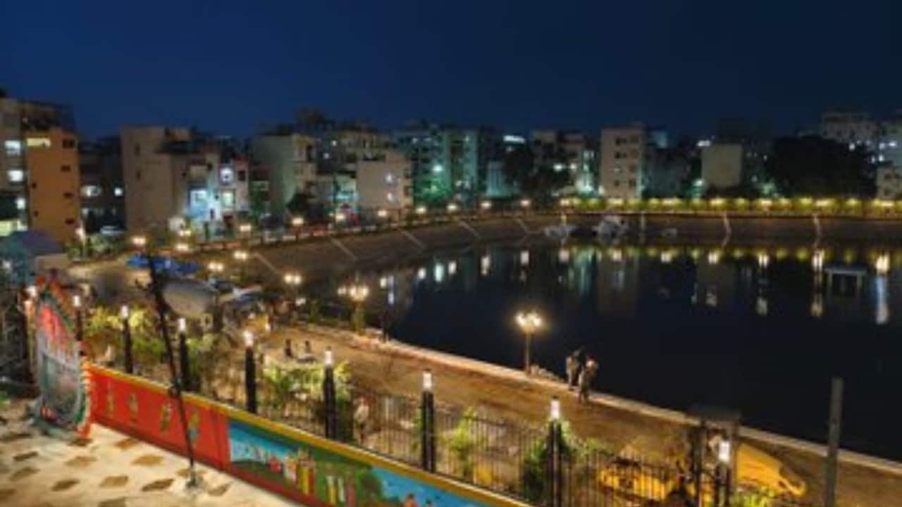 The HT report highlights that the lake’s recovery follows a legal struggle. As real estate activity intensified in the area, individuals attempted to claim the land as private property. A legal battle between the state government and these claimants is still pending in the high court; however, the court permitted the government to proceed with the restoration, a HYDRAA official familiar with the matter said. (Photo: X)