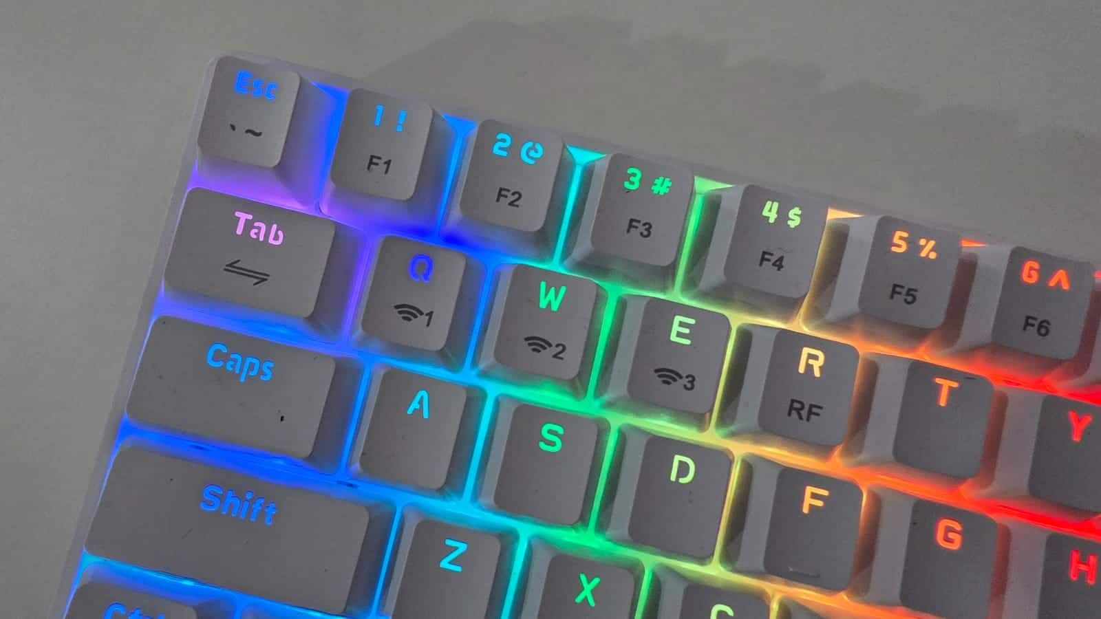 Connectivity options This keyboard supports Bluetooth 5.0, a 2.4GHz USB nano dongle, and a wired Type-C connection. With multi-device pairing, it can connect to up to three Bluetooth devices plus RF and wired input, making it versatile across laptops, PCs, tablets, and phones. I tried pairing the Hydra 10 with my Windows 11 laptop, MacBook Pro, Android tablet as well as my smartphone. All of them worked just fine and no input lag or anything as such. Also, switching between the devices are fast and responsive here. Only, if you need to switch between the wired and wireless mode, there’s this additional press of a button. But, that’s alright considering the keyboard already has so many wireless connectivity options.