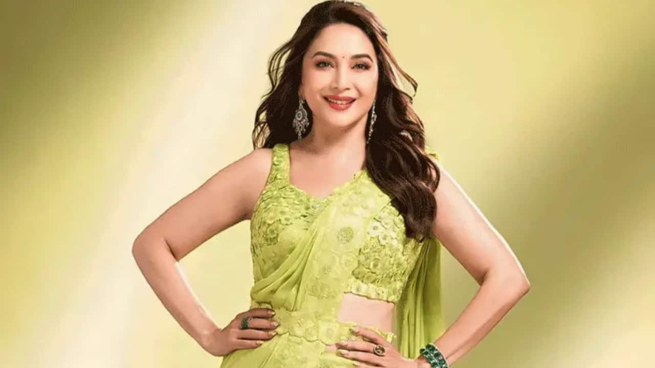 Navratri Inspiration Her green saree looks set the tone for celebration, style, and tradition all in one. Madhuri’s choices remind us that festive wear can be both classic and refreshing.