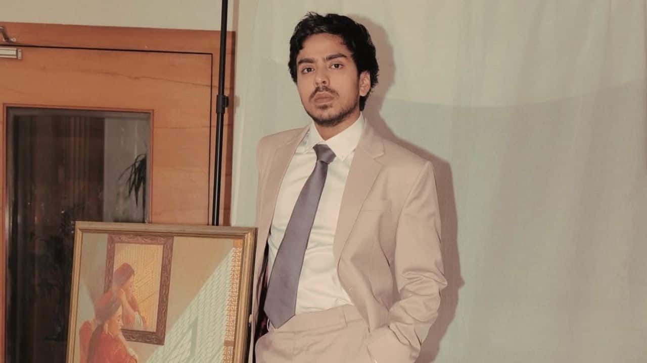 Adarsh Gourav The White Tiger, for which Adarsh got a BAFTA nomination, was a major hit worldwide. Kho Gaye Hum Kahan and other homegrown masterpieces followed. Adarsh is one of the most talented artists on streaming platforms because of his ability to make a balance between intensity and relatability. He is a perfect combination of regional storytelling and universal appeal. Adarsh is currently working for Tu Ya Main with Shanaya Kapoor, which is a collaboration that has generated excitement and is expected to highlight yet another aspect of his constantly growing style.