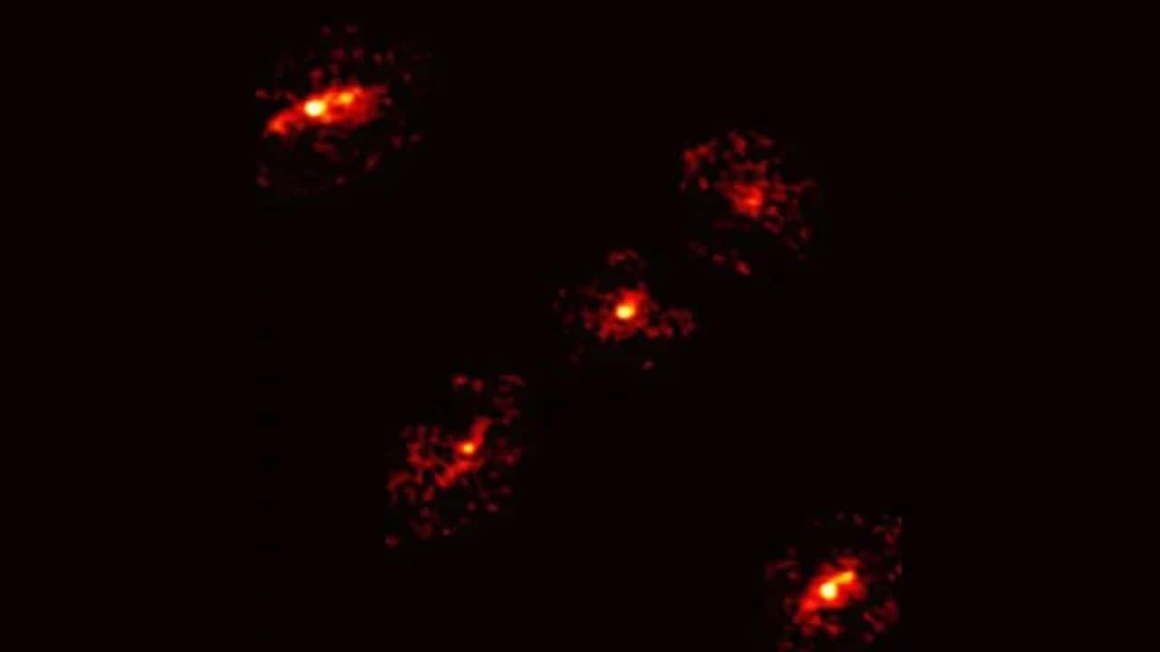 Unbelievable Discovery: Galaxy Shows Five Points of Light—Is Dark Matter the Key?