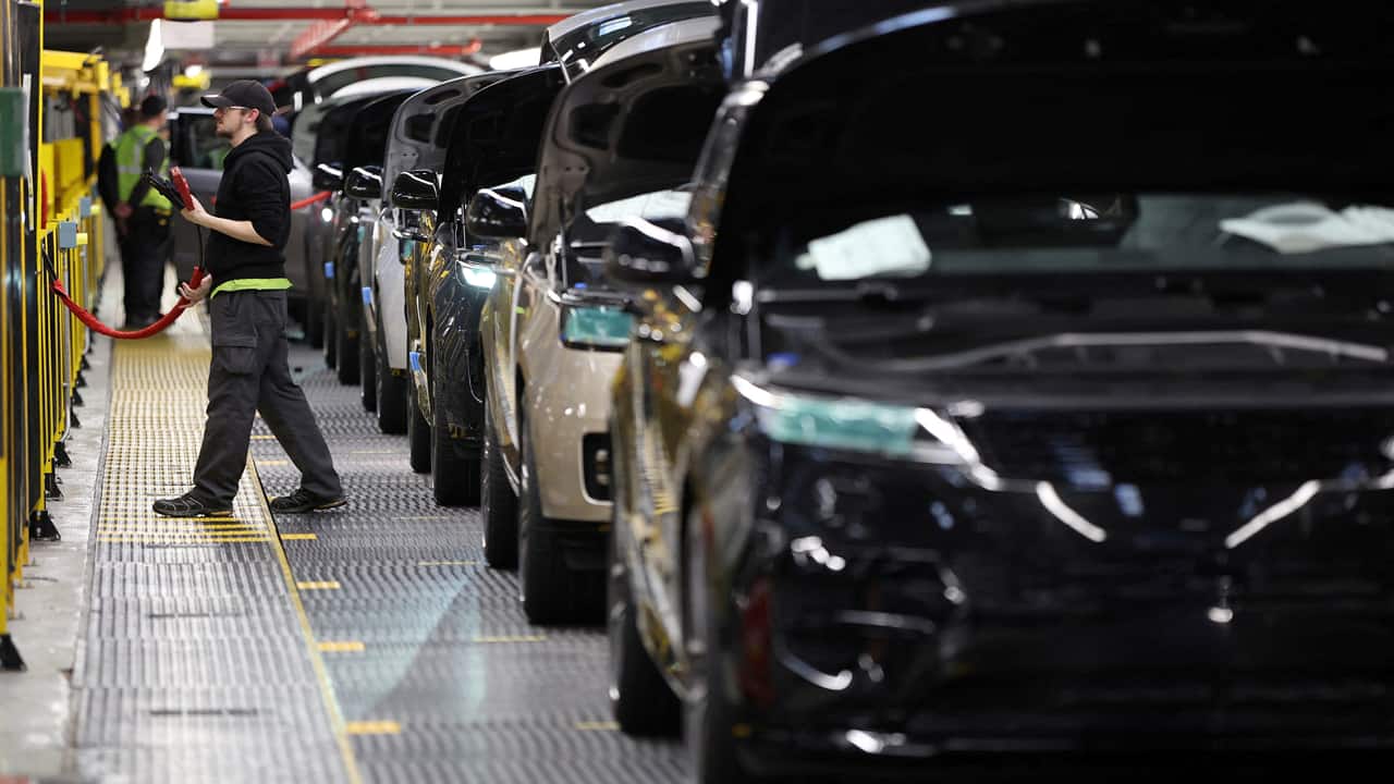 Tata Motors stock falls 1% today after JLR’s Q2 sales drop on cyber incident, model phase-out Tata Motors stock falls 1% today after JLR’s Q2 sales drop on cyber incident, model phase-out