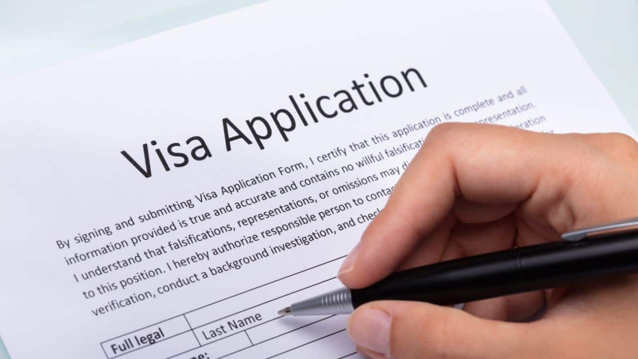 Does a low credit score affect your chances of getting a visa?
