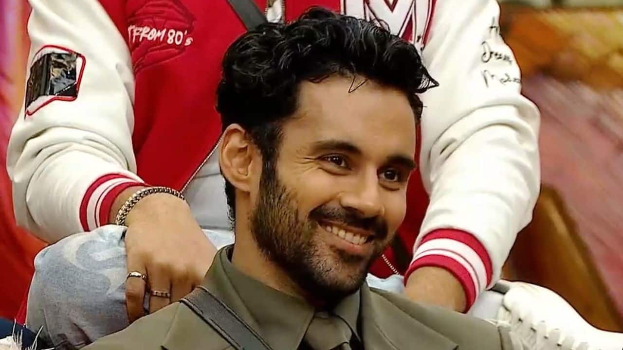 Clash with Baseer Ali He and Baseer Ali got into an ugly fight that began with Baseer raising hygiene concerns and escalated when Abhishek allegedly called Baseer a homophobic slur, ‘Lachak.’