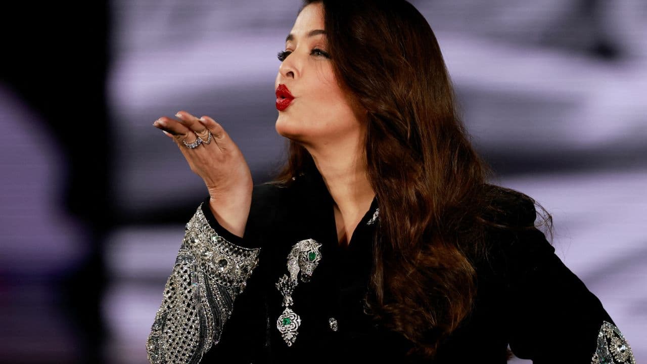 Diamond-embroidered cuffs Aishwarya’s bedazzled look also featured the ‘10-inch diamond-embroidered cuffs, layered diamond scallops that cascade like an extravagant necklace, a diamond tassel drop, and diamond-studded animal brooches.’