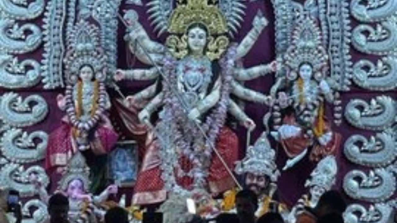 The day will culminate with the solemn Sandhi Puja, held at the juncture of Ashtami and Navami, regarded as the most sacred moment of the five-day festival. (Photo: X)
