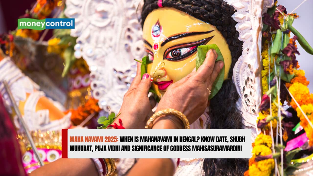 Maha Navami 2025: When is Mahanavami in Bengal? Know Date, Shubh Muhurat, Puja Vidhi and Significance of Goddess Mahisasuramardini
