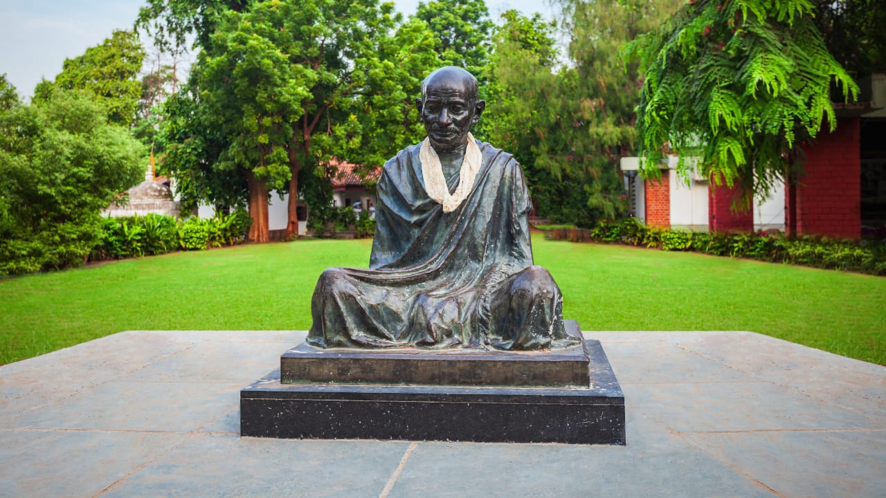 Mahatma Gandhi was a Vegetarian by Choice Though born into a Hindu family that consumed dairy, Gandhi ji made a conscious choice to be a vegetarian from a young age, emphasizing non-violence and respect for all living beings.