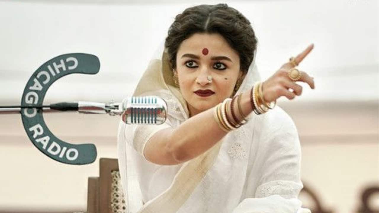 Alia Bhatt – Gangubai Kathiawadi  Box Office: ₹200 crore Alia Bhatt’s Gangubai Kathiawadi was the kind of film where critics and audiences just agreed: she nailed it. Playing a strong, complicated woman in a male-dominated world, Alia didn’t just act—she embodied the character. The ₹200 crore worldwide haul? A cherry on top.