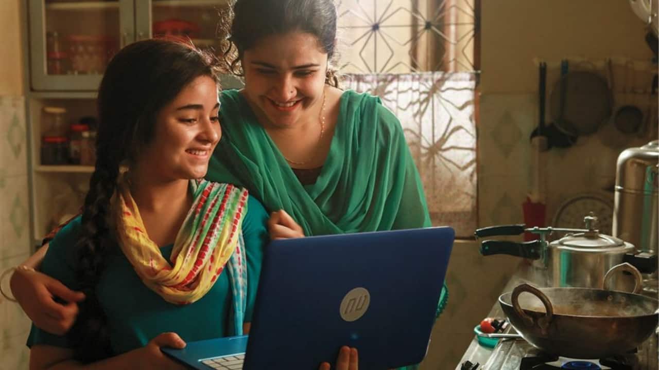 Zaira Wasim – Secret Superstar  Box Office: ₹900 crore+ And then there’s Zaira Wasim. Secret Superstar was more than a film; it was a phenomenon. She sang, she dreamed, she conquered hearts globally. ₹900 crore—yes, really—and she’s just getting started.