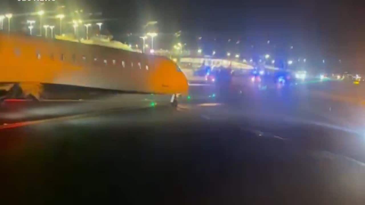 Two Delta jets collide while taxiing at LaGuardia, one injured