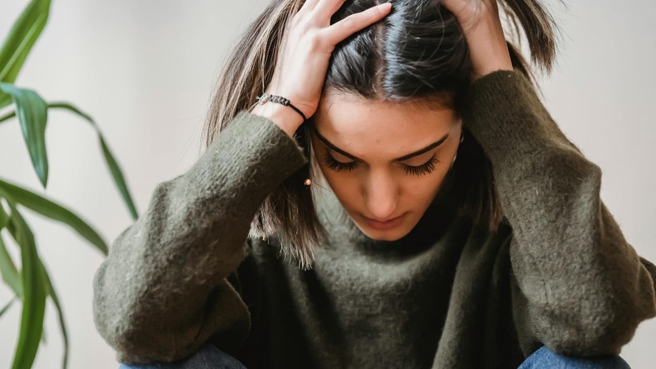 Schizophrenia symptoms, causes, and treatment: What you need to know