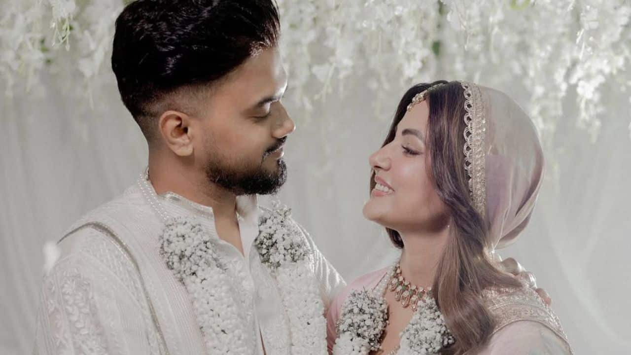 Wedding Amidst her health journey, Hina found love and support with her long-time partner, Rocky Jaiswal. They tied the knot in a private ceremony, sharing their joyous union with the world. Their wedding was a beautiful testament to love's power, celebrating a new chapter in her life.