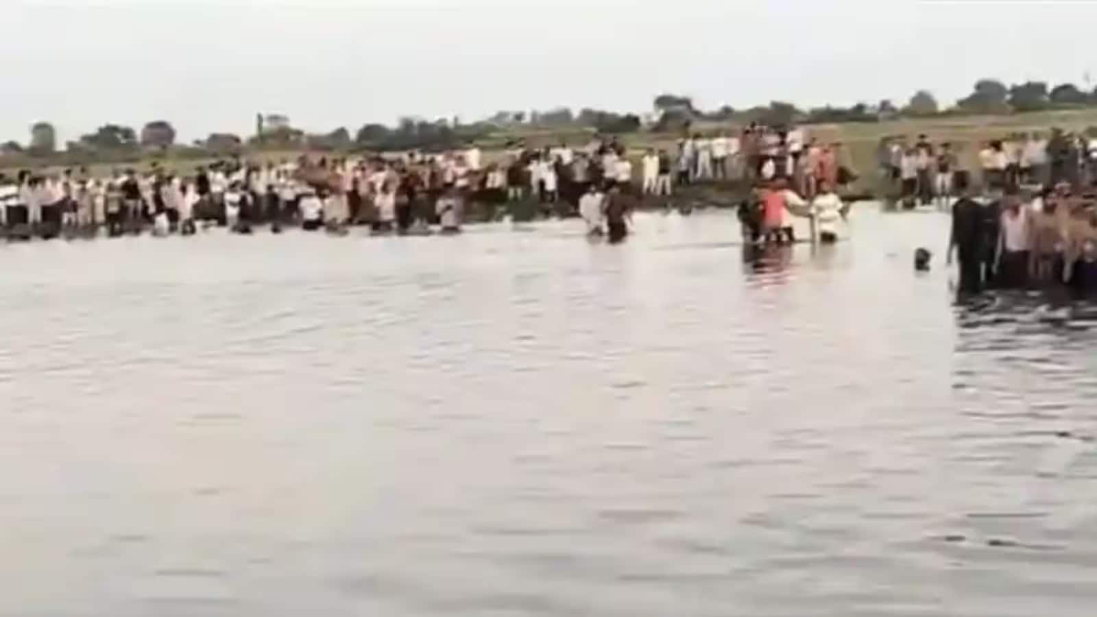 MP News Live: 10 killed as tractor-trolley carrying Durga idols plunges into lake