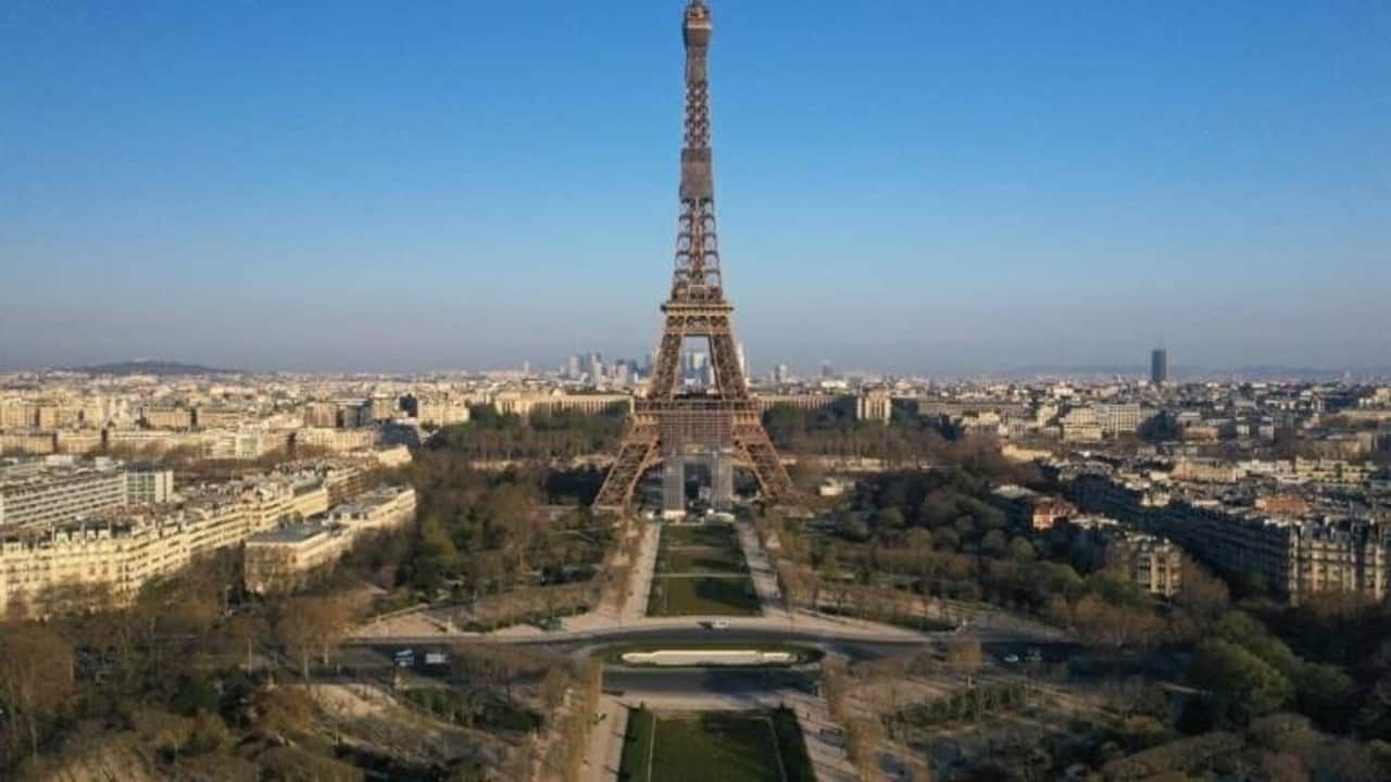 Austerity outrage: Protests shut Eiffel Tower, rock France with demands to tax rich