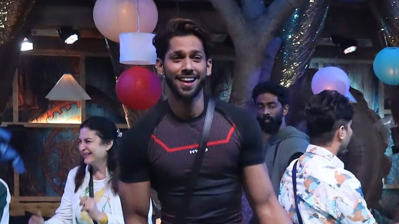 Childhood insecurities  In a personal revelation, Baseer mentioned that girls avoided him in school, making him feel terrible as a child. He credits these rejections with helping to shape the person he is today.