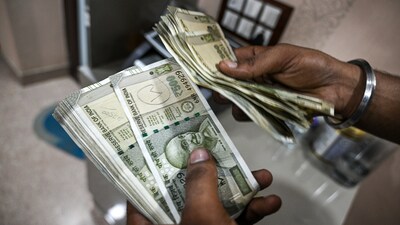 Life insurers’ commission payout rises 18% in FY25, outpaces premium growth