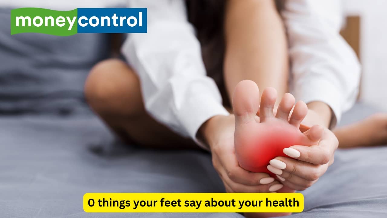 10 things your feet say about your health, shared by an expert