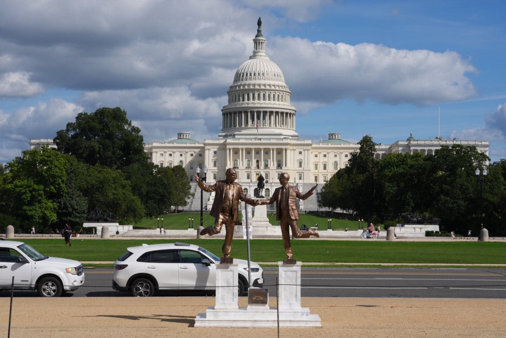 Trump-Epstein statue reinstalled on National Mall days After removal | Watch