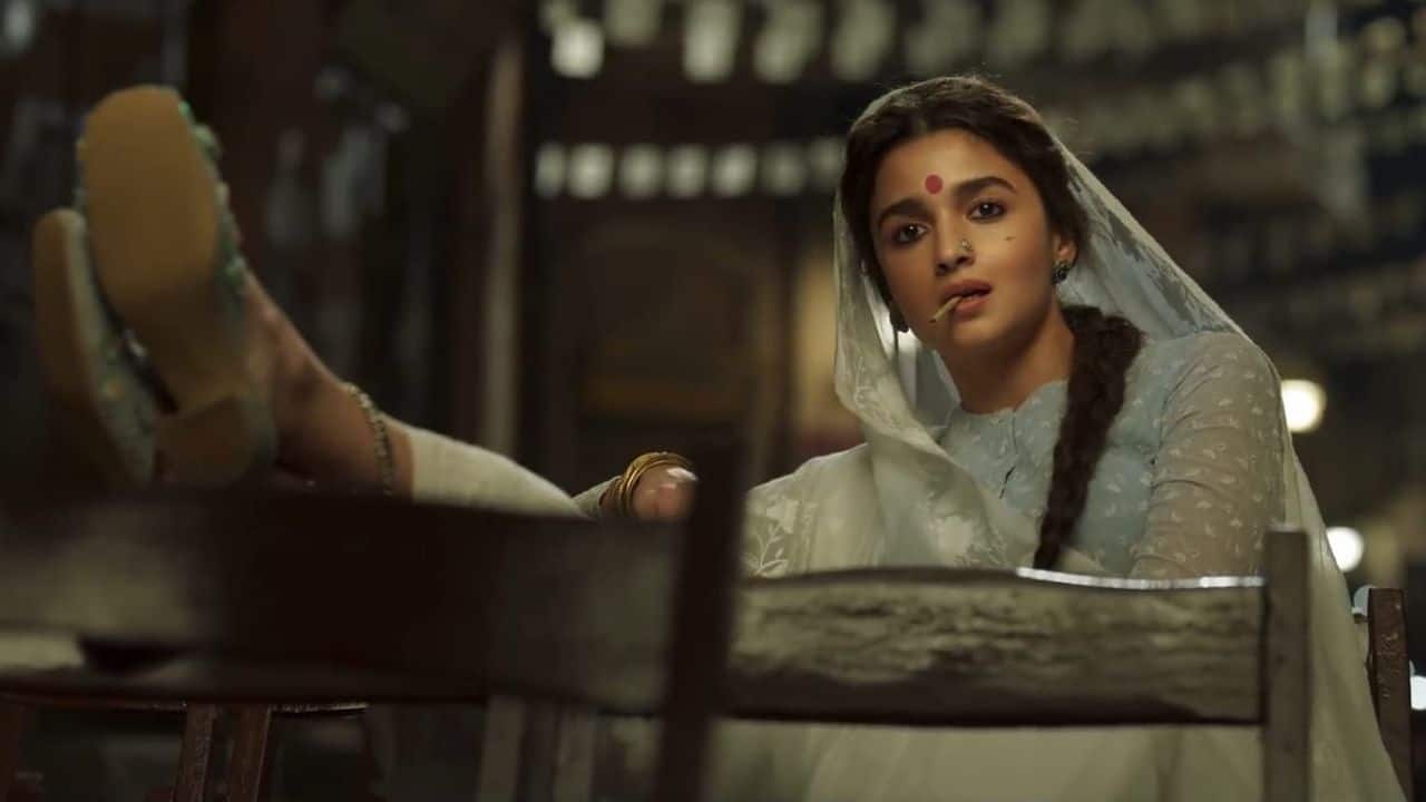 Alia Bhatt – Gangubai Kathiawadi In addition to delivering one of her greatest performances till date, Alia Bhatt proved with Gangubai Kathiawadi that a female-led movie could be both critically as well as financially successful. With a global box office success of over Rs 200 crores, the actress became one of the few leading actresses with blockbuster popularity.