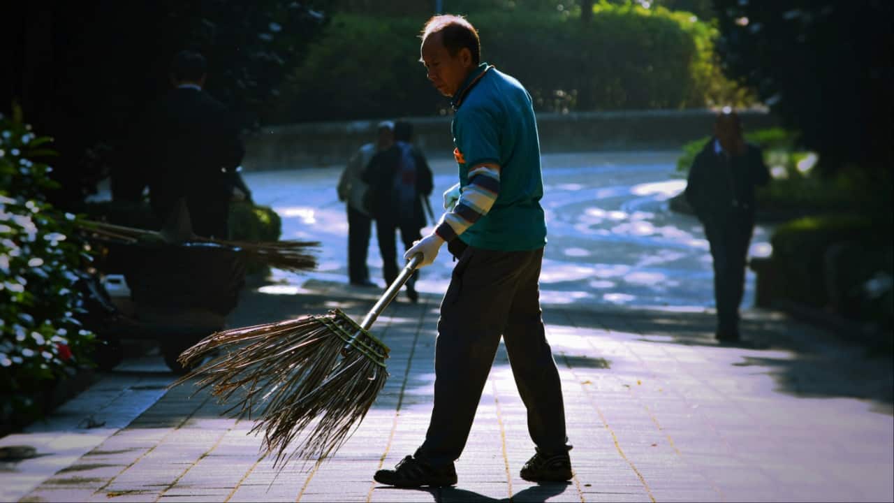 Millionaire earns Rs 1.8 crore pa but sweeps roads to stay healthy: 'It feels really good'