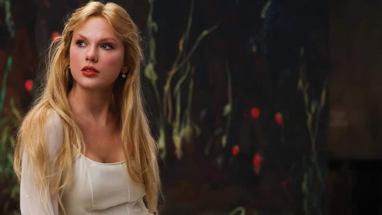 Taylor Swift announces eight additional acoustic tracks for four limited ‘Life of a Showgirl’ CDs