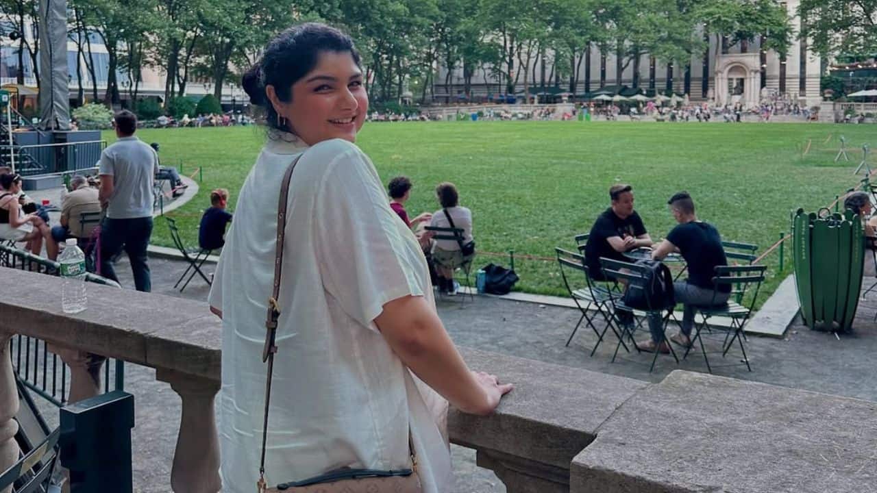 Remembering Her Late Mother Anshula has frequently talked about how much she misses Mona Shourie Kapoor, her late mother. She wrote a heartfelt tribute to her mother during her engagement, expressing her wish that she could have shared in the moment. Her followers have responded favourably to her emotional openness and vulnerability.