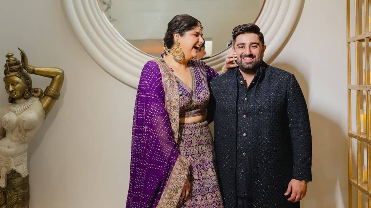 Traditional Gor Dhana Ceremony The entire Kapoor family, including Arjun, Janhvi, Khushi, and Rhea Kapoor, attended the couple's Gor Dhana ceremony, a customary pre-wedding rite, after they got engaged. Her desire to keep personal milestones close to family was reflected in the small celebration.