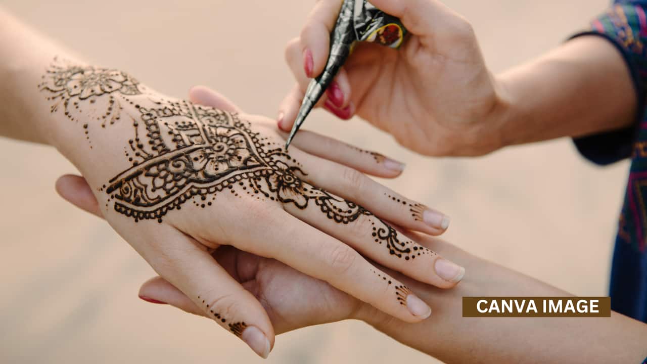 Mehndi not only enhances beauty but also symbolizes good fortune and happiness in a woman’s married life. Mehndi not only enhances beauty but also symbolizes good fortune and happiness in a woman’s married life.