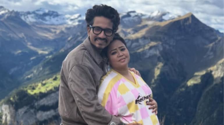 Bharti Singh and Haarsh Limbachiyaa announce second pregnancy, comedienne  shares baby bump pic
