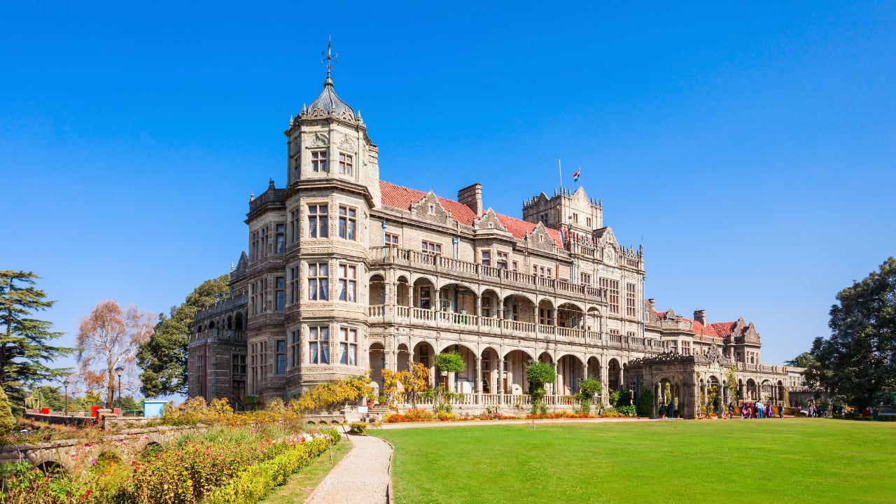 SHIMLA – HIMALAYAN CHARM Shimla, the capital of Himachal Pradesh, is a classic romantic escape for couples seeking mountain charm and cozy vibes. Stroll along the iconic Mall Road, enjoy the colonial architecture, and browse quaint shops for souvenirs. Hilltop cafés offer warm drinks and Himalayan views that create intimate moments. Couples can explore Jakhoo Temple, take a toy train ride through scenic valleys, or trek through pine forests for a quiet adventure. Shimla’s mix of natural beauty, historical charm, and peaceful environment ensures that couples have the perfect balance of sightseeing, relaxation, and romance during the Karwa Chauth weekend.