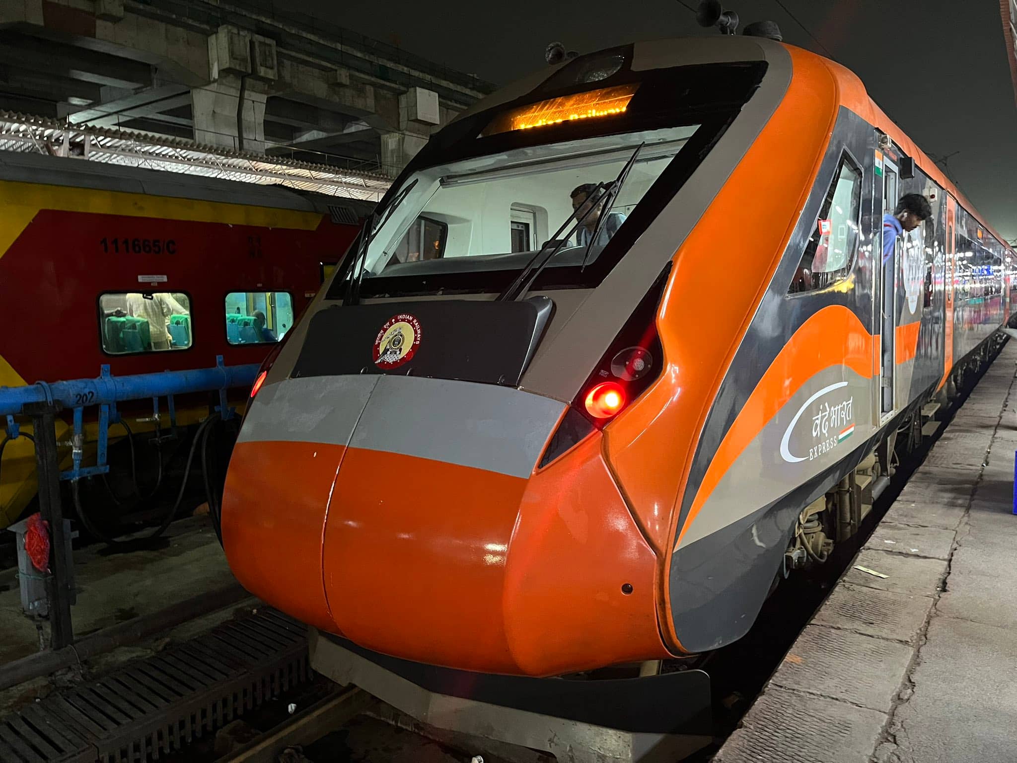 Sabarmati–Gurgaon Vande Bharat train logs 1,400 km record run amid operational lapse