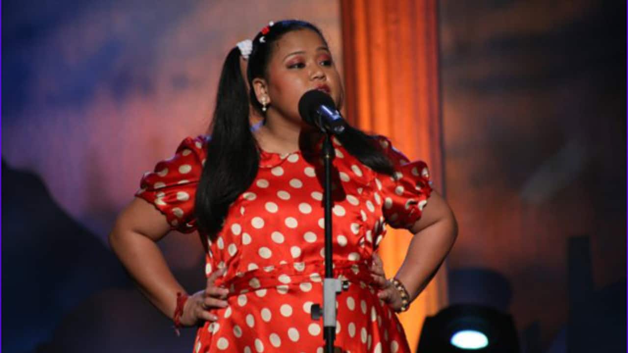 First break on The Great Indian Laughter Challenge (2008) - Bharti’s turning point came with The Great Indian Laughter Challenge on Star One. Her character “Lalli,” a quick-witted Punjabi girl with rustic charm, became an instant hit. She didn’t just make people laugh, she made them remember her. That show launched her career in mainstream comedy.