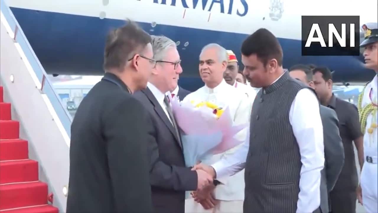 breaking news live updates Keir Starmer india visit delhi rains darjeeling landslides world news india news october 8