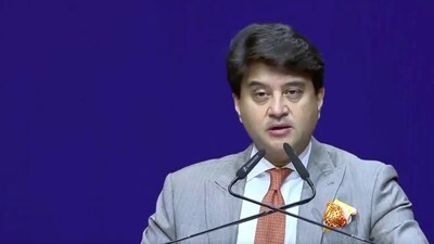 He added that even players such as Vodafone Idea and BSNL currently serve close to about 210 million and 100 million customers,respectively.

