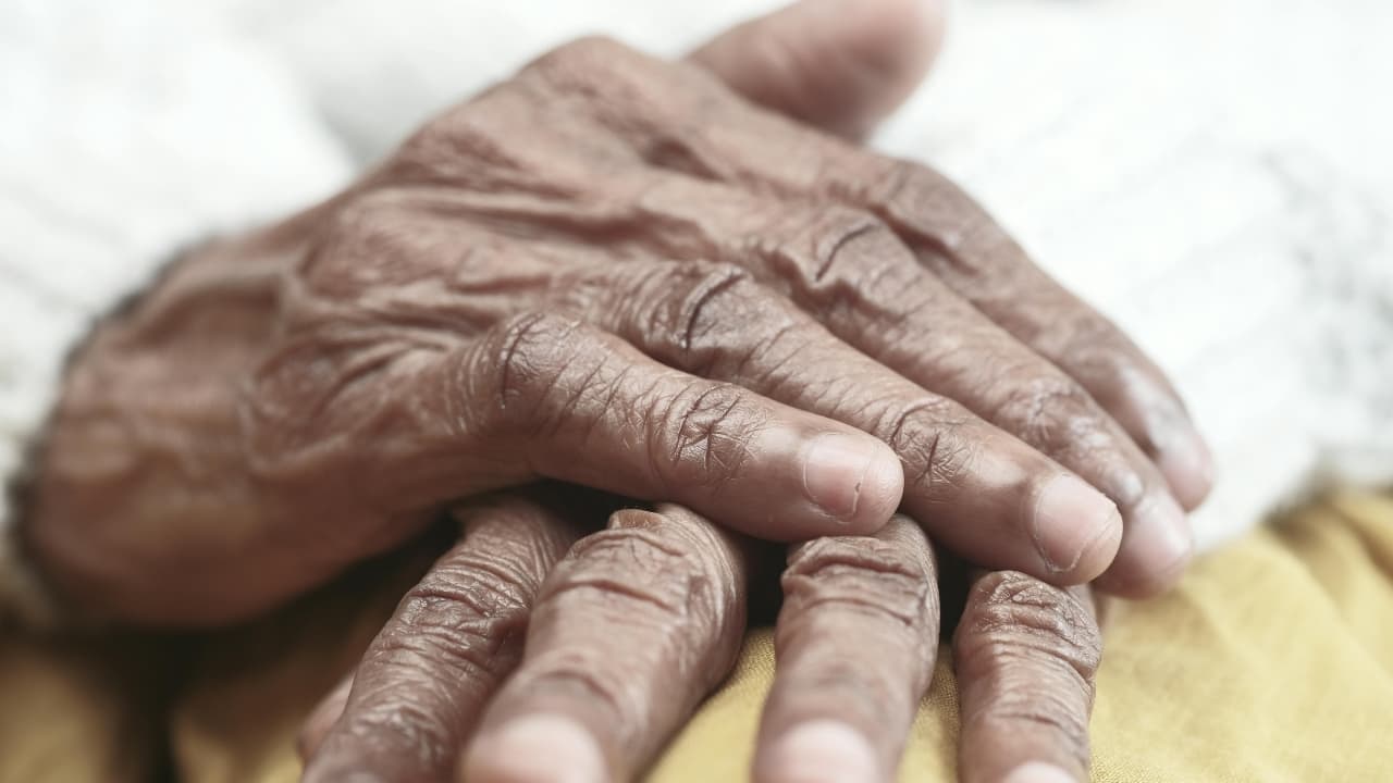 Swollen fingers? 8 possible reasons why it happens — from water retention to thyroid issues
