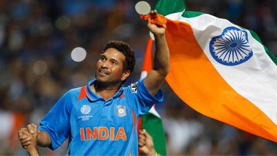 Sachin Tendulkar gives advice to young players. (BCCI Photo)