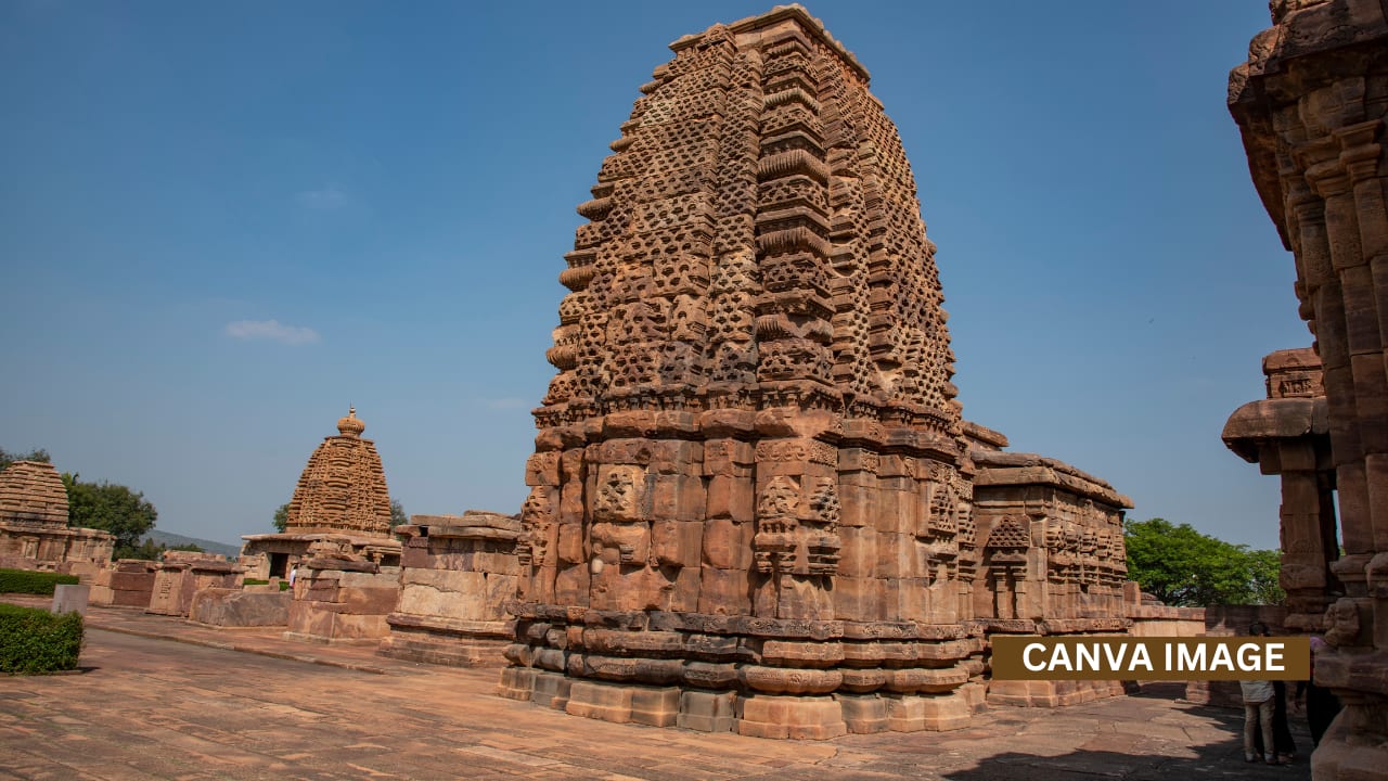 5. Kashi Vishwanatha Temple: A smaller temple from the late 7th to mid-8th century, displaying intricate carvings of Ardhanarishvara, Lakulisha, and Vishnu. Its walls are adorned with friezes depicting the Ramayana and Shiva Purana.