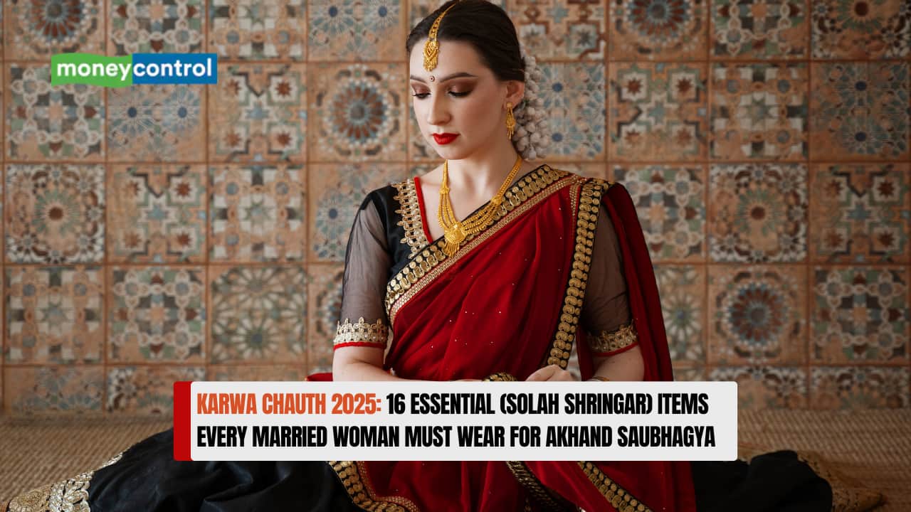 Karwa Chauth 2025: 16 Essential (Solah Shringar) Items Every Married Woman Must Wear for Akhand Saubhagya