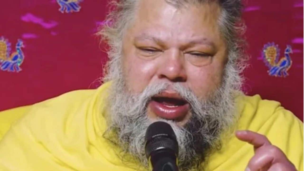 Elvish Yadav meets Premanand Ji Maharaj in Vrindavan, promises to do daily 'naam jaap'