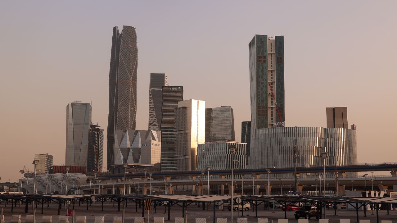 Saudi government seeks $10 billion in rare loan deal