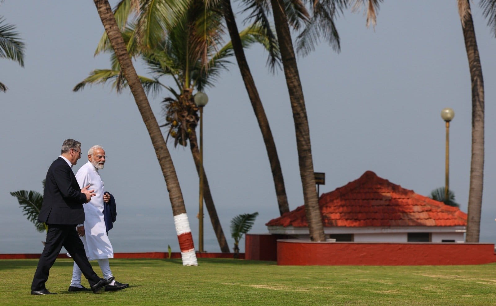 Before their talks, both leaders took a brief walkthrough of the heritage-rich Raj Bhavan complex. The serene coastal estate, with its sweeping ocean views and manicured lawns, provided a fitting prelude to the day’s diplomatic engagements.